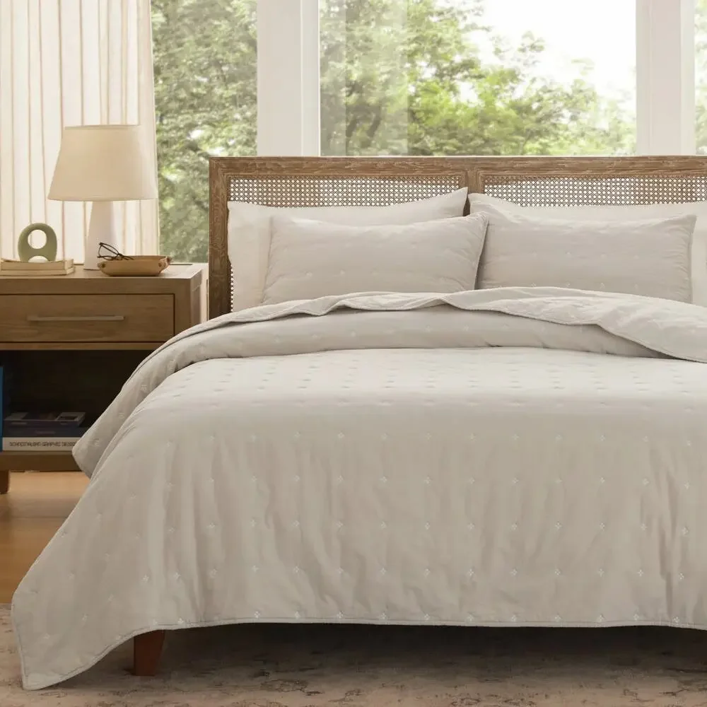Bedsure Quilt and Sham set dotted Natural cream velvet feel King